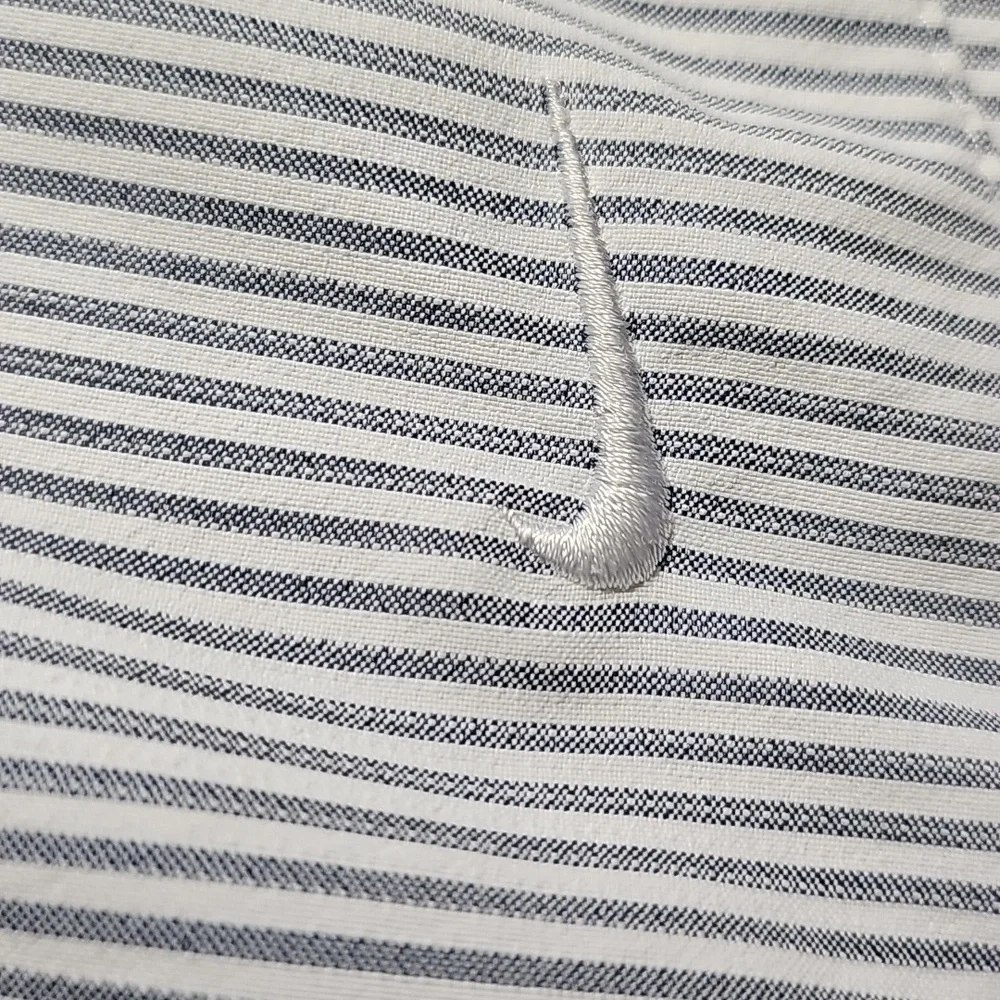 Golf Skort, Sear Sucker Stripes. Size 8. Dry‎ Fit. 4 Pockets.